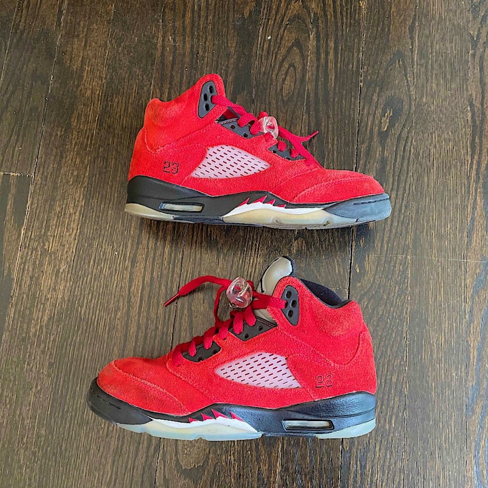 Air Jordan 5 Retro GS Raging Bull. Size 5.5 (Big Kids)